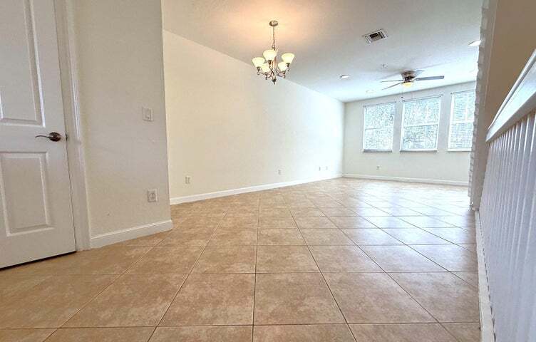 Building Photo - 960 Millbrae Ct