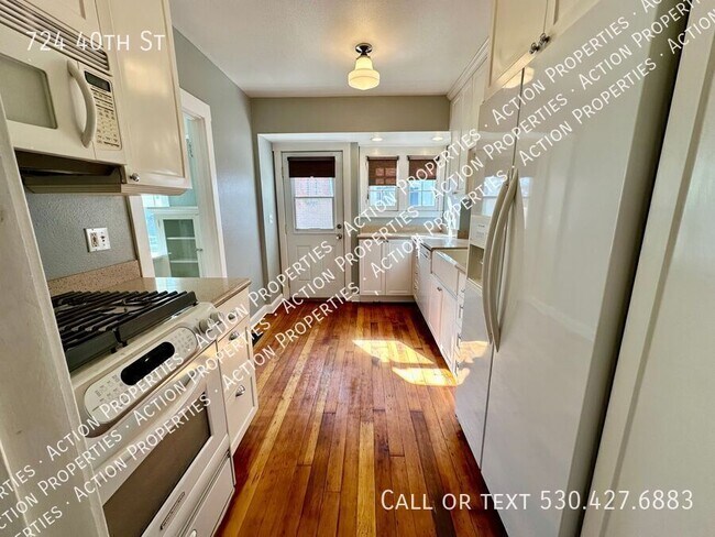 Building Photo - 724 40th St