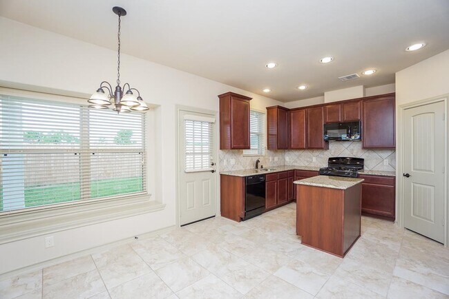 Building Photo - 2206 Argos Dr