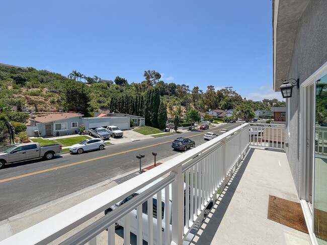Building Photo - 1 Bedroom in Oceanside!
