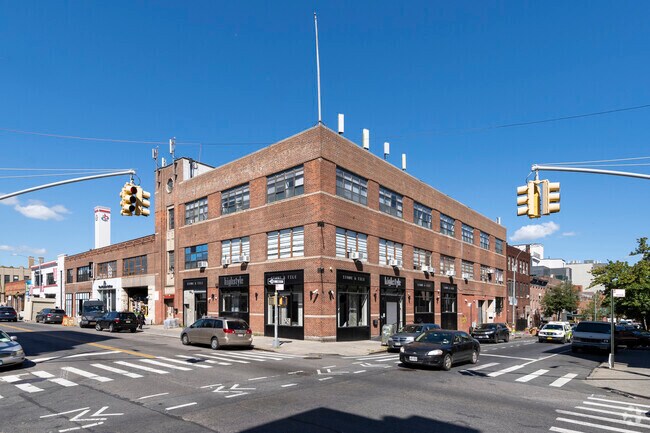 Building Photo - 455 Park Avenue South