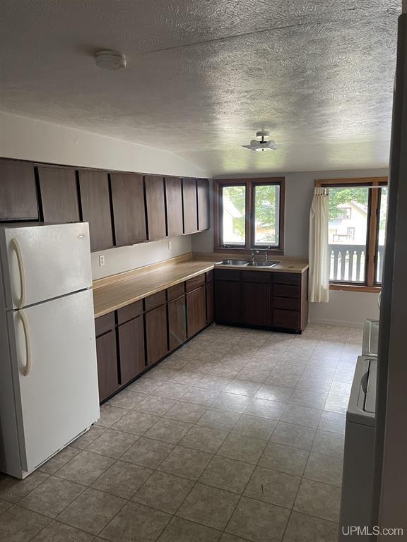 Building Photo - 710 W Superior St