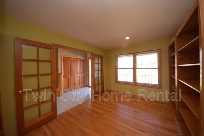 Building Photo - 14531 Wellington Rd