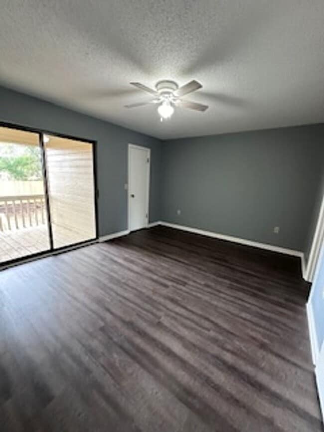 Building Photo - Lakeside Townhomes, Daleville Alabama