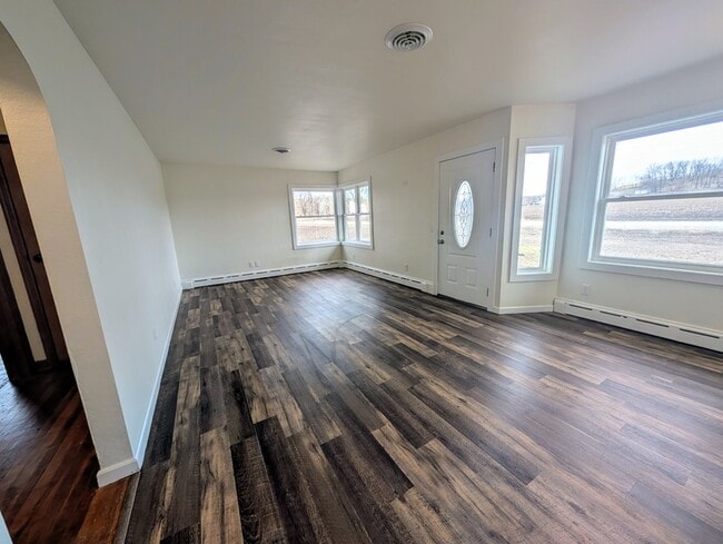 Building Photo - 2031 Blue Dr