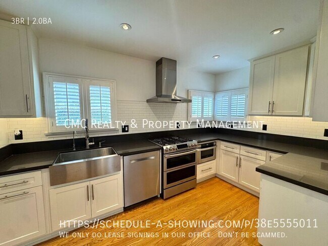 Building Photo - 3822 Rose Ave