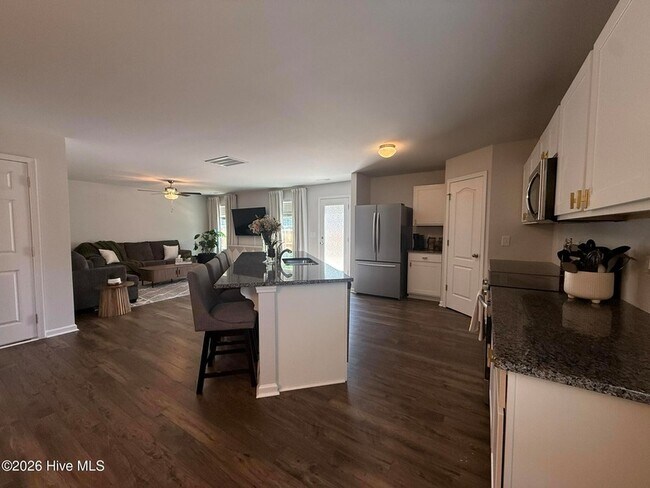 Building Photo - 765 Conductor Ct