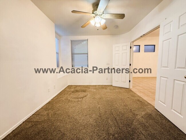 Building Photo - Three bedroom home in Barrio Central