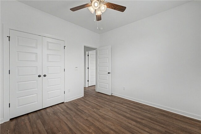 Building Photo - 512 W Canada Dr