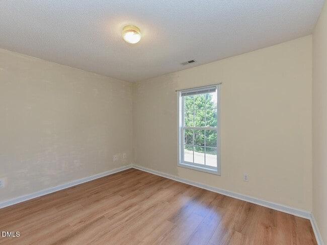 Building Photo - 406 Somersview Dr