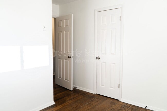 Building Photo - 2638 Dexter Ln