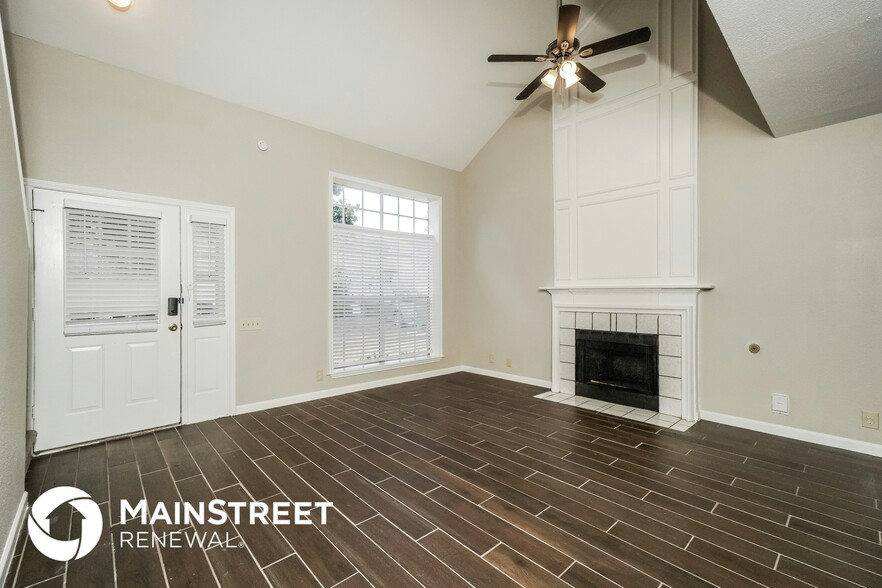 Building Photo - 8643 Silent Oaks