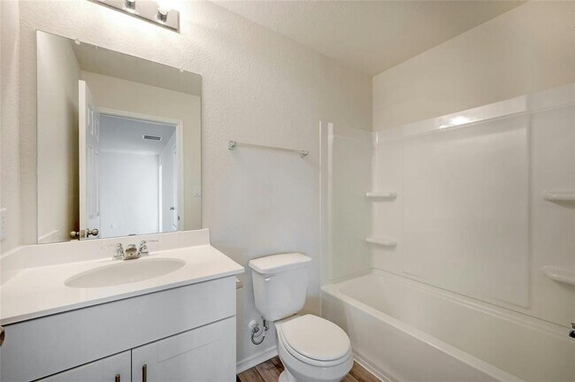 Building Photo - 221 Cherry Vine Dr