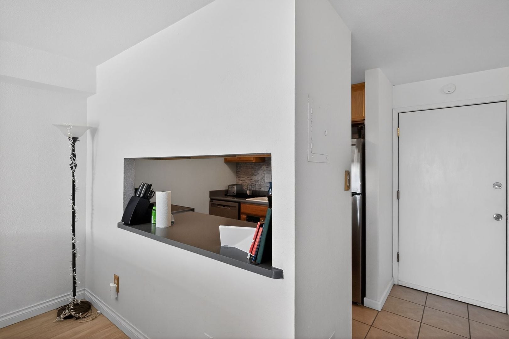 Building Photo - 2 Adams St