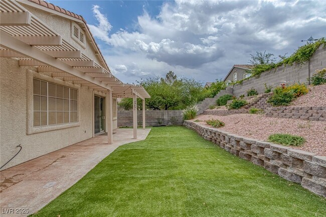 Building Photo - 417 Carlton Kay Pl