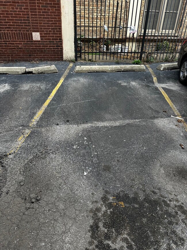 Building Photo - 5135 S Kenwood Ave