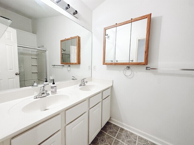 Building Photo - 3247 Hidden Cove Cir NW