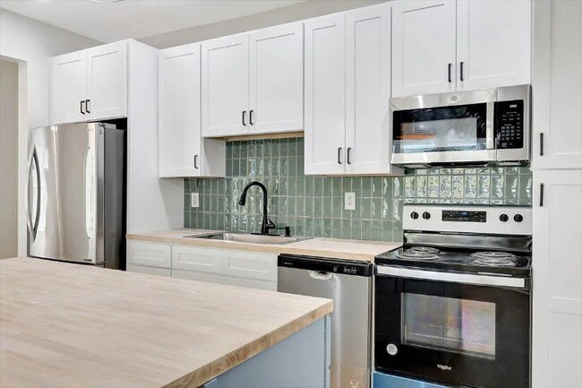 Building Photo - 3926 Arkwright St