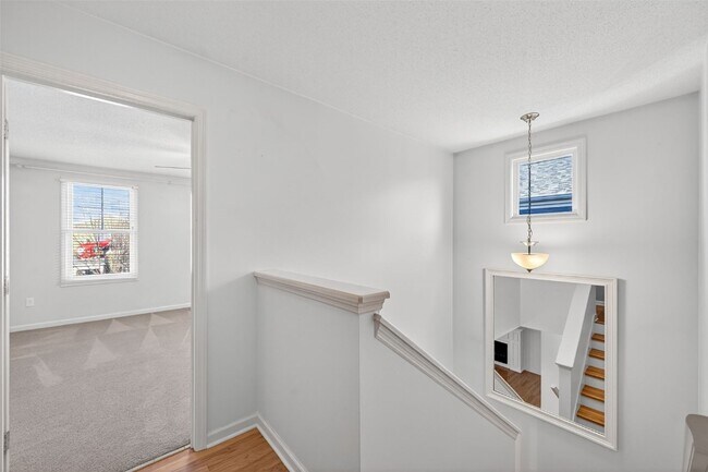 Building Photo - 3275 Simeon Bunker St