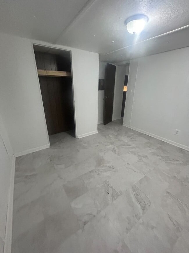 Building Photo - New Home Available! Apply Now! 3 Bedroom h...