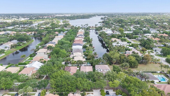 Building Photo - 981 Delray Lakes Dr