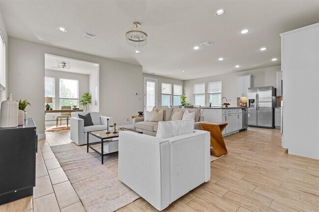 Primary Photo - 124 Oakstone Dr