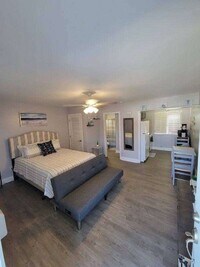 Building Photo - Furnished Studio - Accept TDY