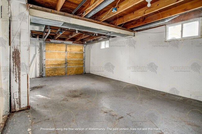 Building Photo - 4809 Farley Ave