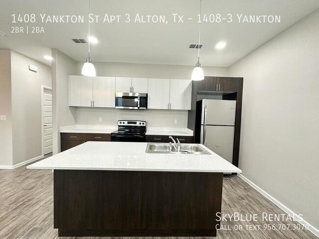 Building Photo - 1408 S Yankton St