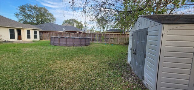 Building Photo - 16807 Sussex Dr