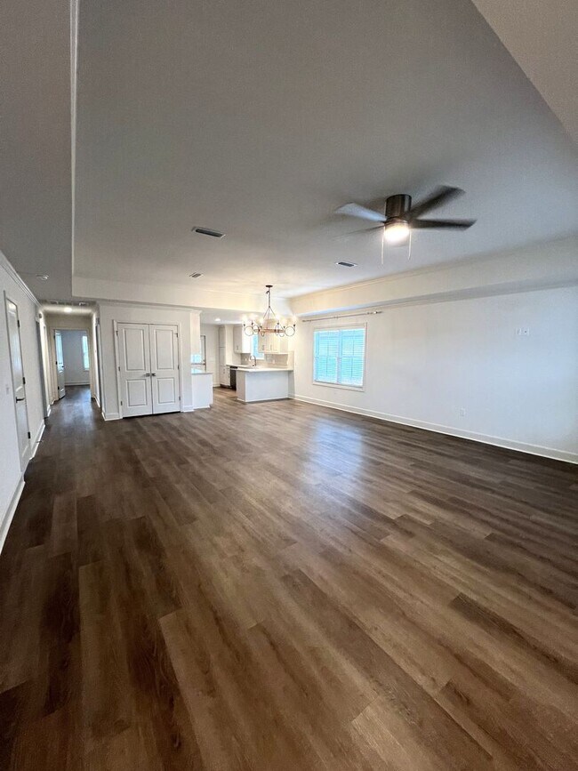 Building Photo - Available May!