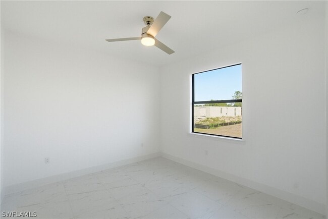 Building Photo - 2404-2406 Mae Ave S