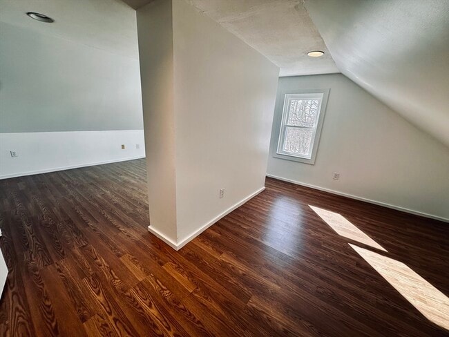 Building Photo - 12 Thorndike St