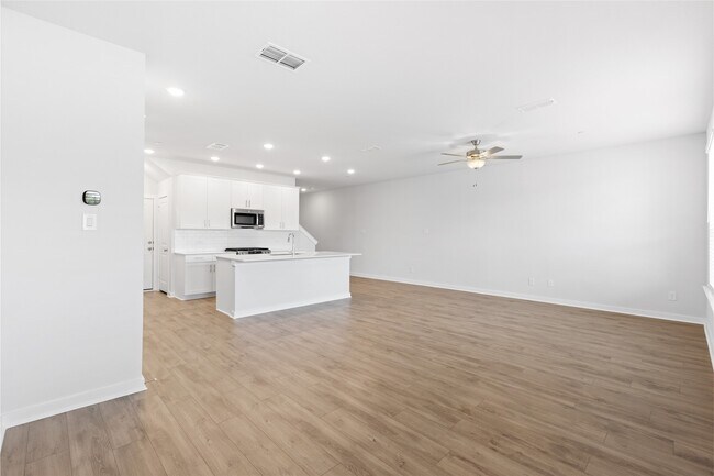 Building Photo - 8117 Danson Ln