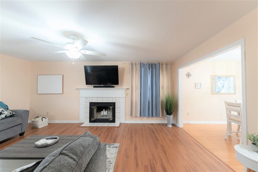 Primary Photo - 3115 Wild Cherry Ridge W