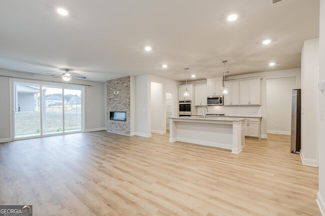 Building Photo - 376 Caledonia Ct