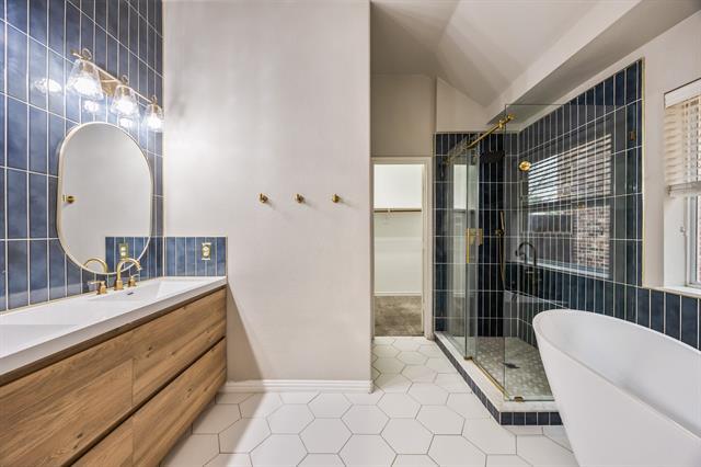 Building Photo - 8100 Twin Oaks Dr