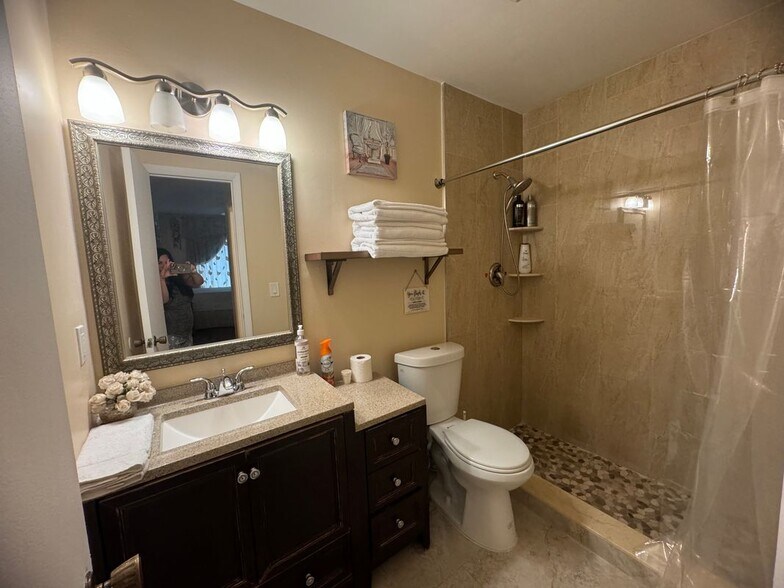 Building Photo - 8617 Pluto Terrace