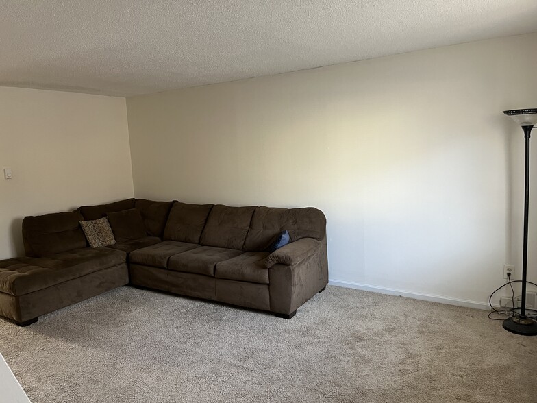 Living Room - 82 Rhoda Ln