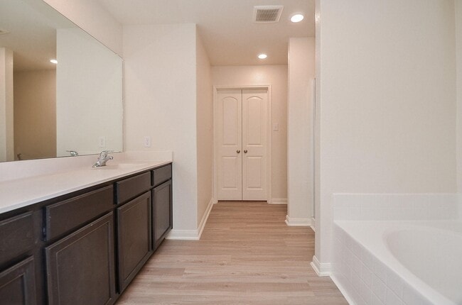 Building Photo - 2037 Mule Ridge Dr