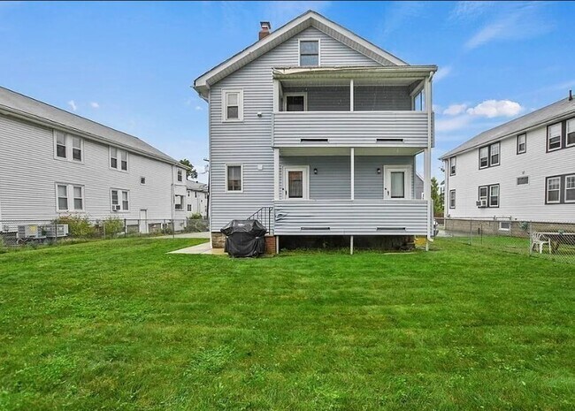 Building Photo - 358-360-360 Arlington St