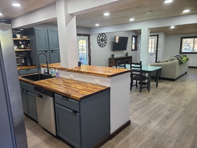 Building Photo - 1856 Canyonville-Riddle Rd