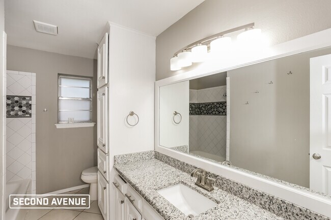 Building Photo - 500 S Colonial Dr