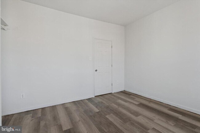 Building Photo - 2350 N Opal St