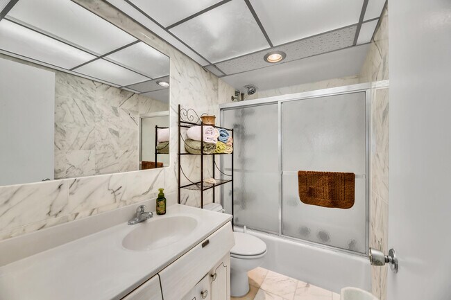 Building Photo - 133 N Pompano Beach Blvd