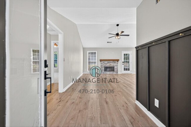 Building Photo - Meticulously maintained 3 Bedroom ranch ho...