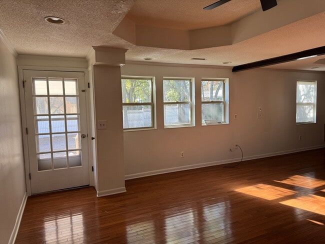 Building Photo - 408 3rd Ave NW