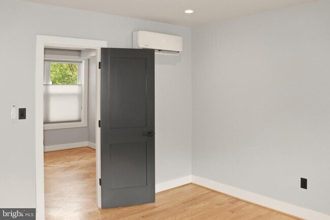 Building Photo - 1643 New Jersey Ave NW