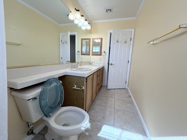 Building Photo - 7620 Marluna Ct