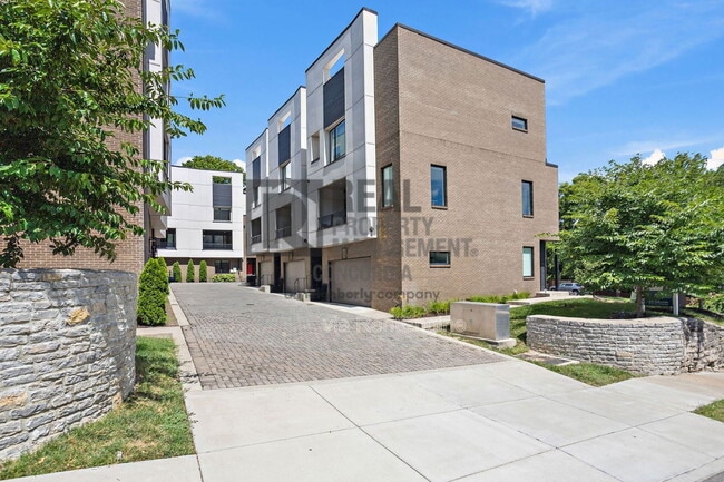 Building Photo - 1242 2nd Ave S